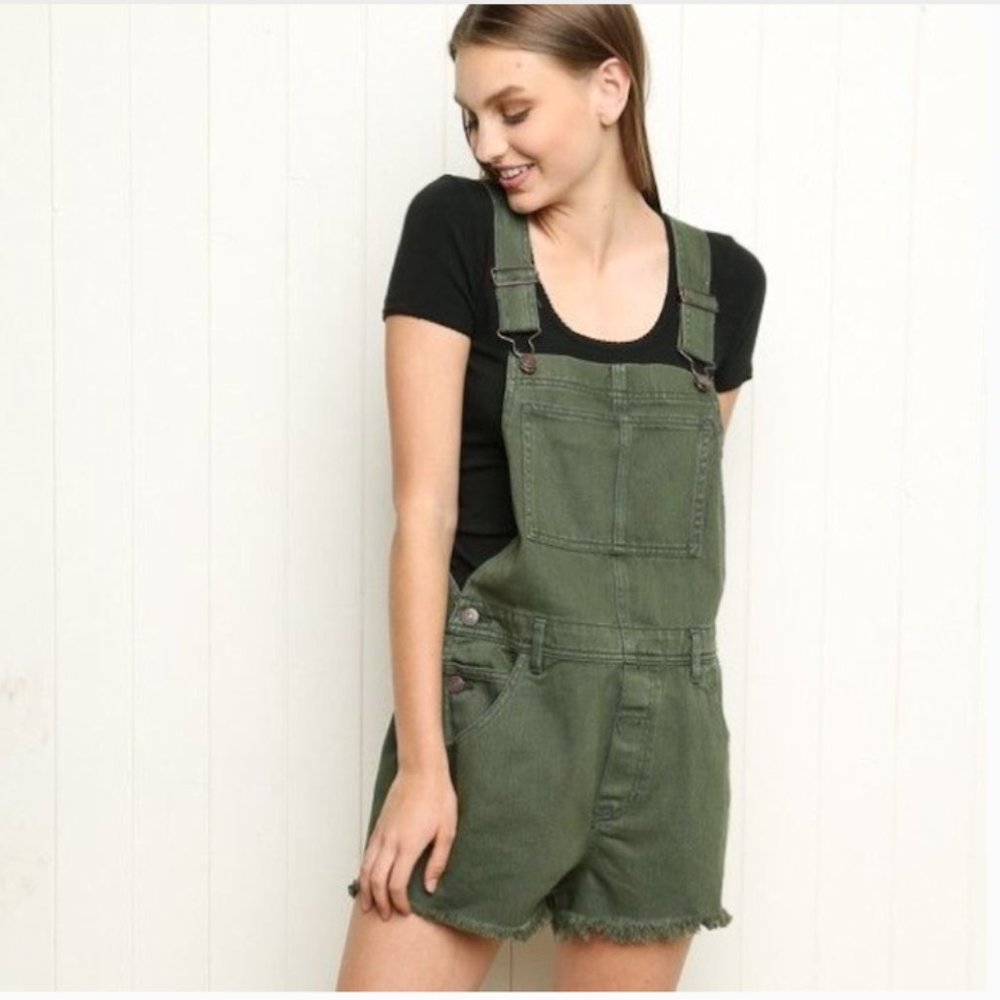 Brandy Melville Green Esmerelda Short Overalls
